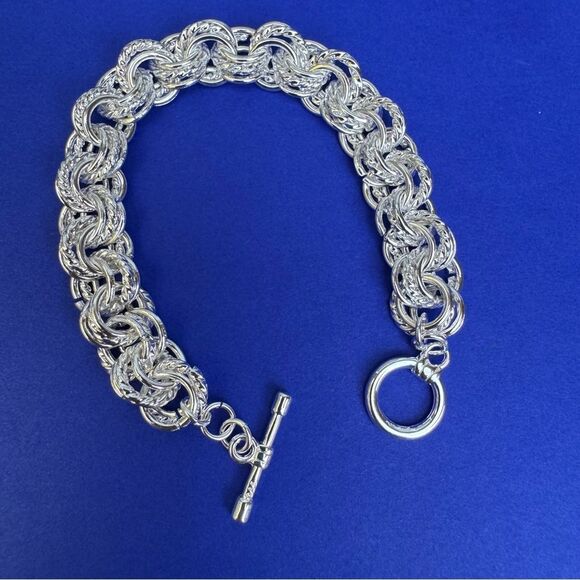 Elegant Silver Chain Bracelet - Picture 1 of 3